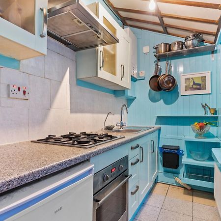 Parea Living - Cosy 1-Bed Artistic Flat At Newington Green London Exterior foto